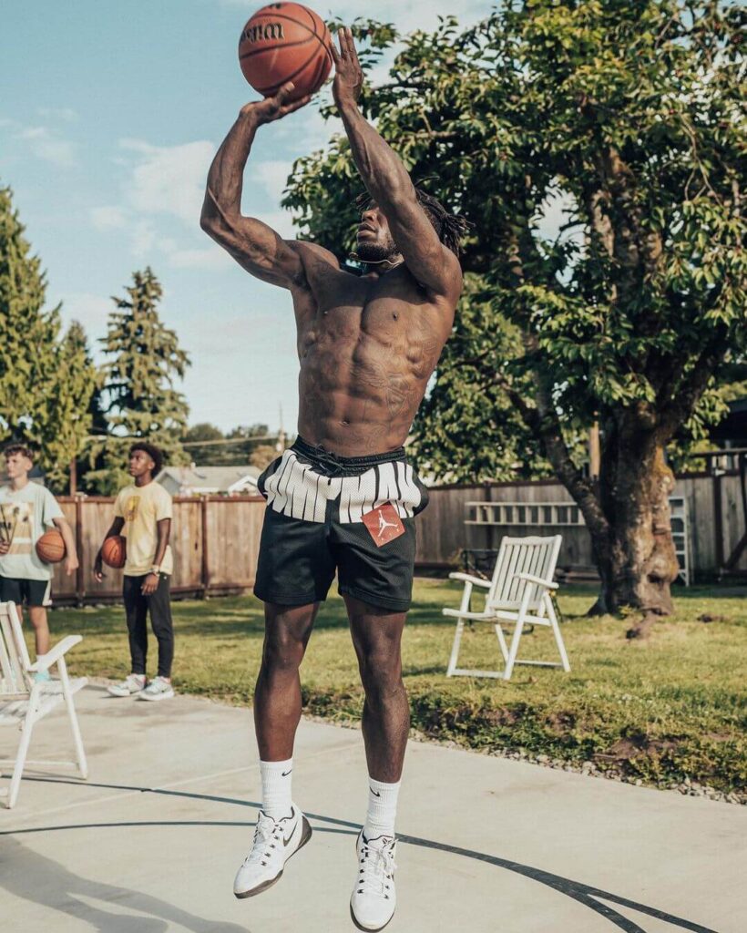 Top 15 Shortest Person To Dunk In The NBA List SportyTell