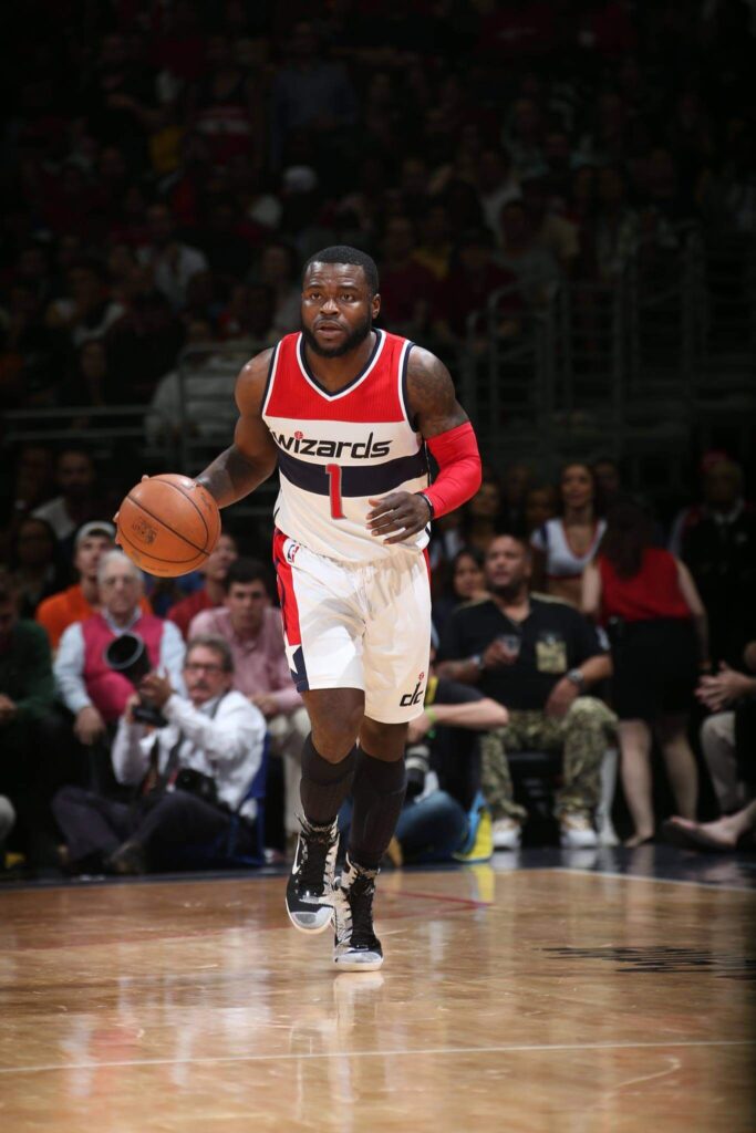 Top 15 Shortest Person To Dunk In The NBA List SportyTell